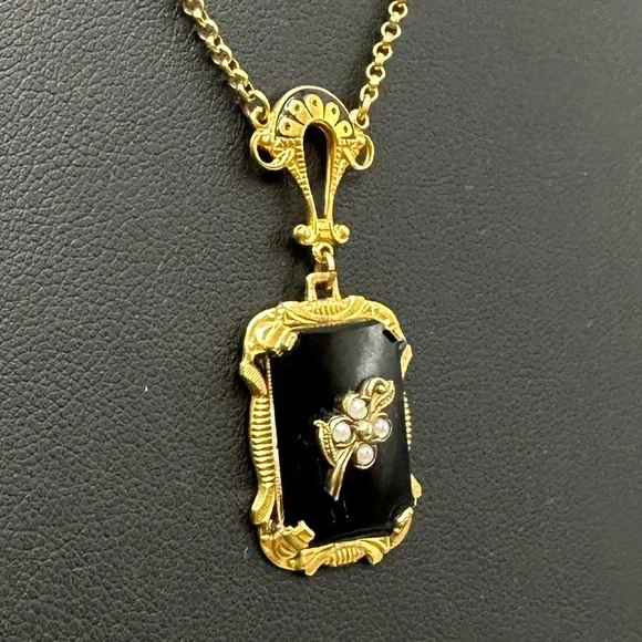 Elegant Vintage Victorian-Style Necklace with Faux Pearls - Picture 2 of 14